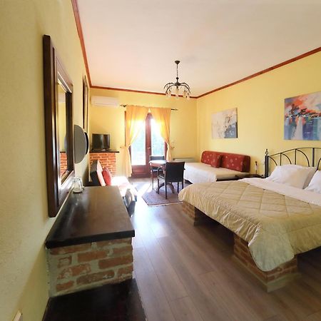 Hotel Loggas Sidhirokhórion Екстериор снимка