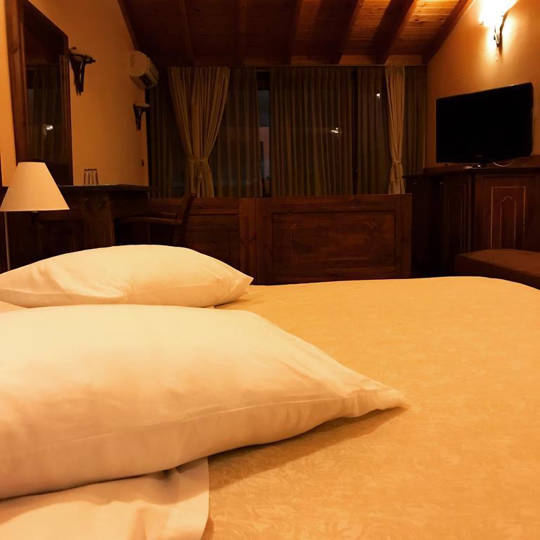 Hotel Loggas Sidhirokhórion Екстериор снимка