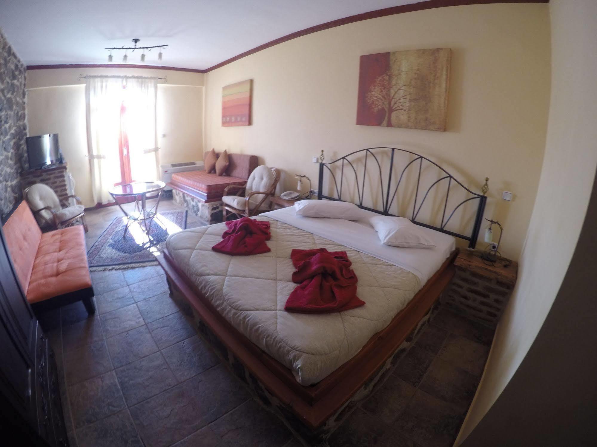 Hotel Loggas Sidhirokhórion Екстериор снимка