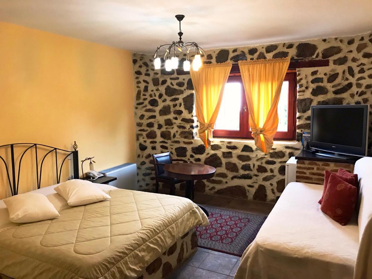 Hotel Loggas Sidhirokhórion Екстериор снимка